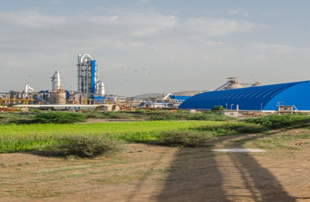 حملات هوایی اسرائیل منبع امرار معاش هزاران یمنی را به آوار تبدیل کرد