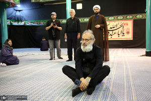 بازدید میهمانان خارجی جهت شرکت در مراسم رهبر شهید از حسینیه جماران