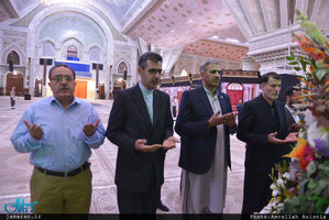 ادای احترام معاون وزیر دفاع پاکستان نسبت به حضرت امام خمینی(س)