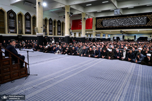 آخرین شب مراسم عزاداری حضرت اباعبدالله الحسین (ع) در حسینیه امام خمینی