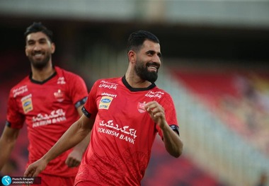 مدافع پرسپولیس در تست پزشکی الاهلی شرکت می‌کند
