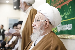 عمامه گذاری طلاب توسط مراجع عظام تقلید در روز میلاد امام علی (ع)‎