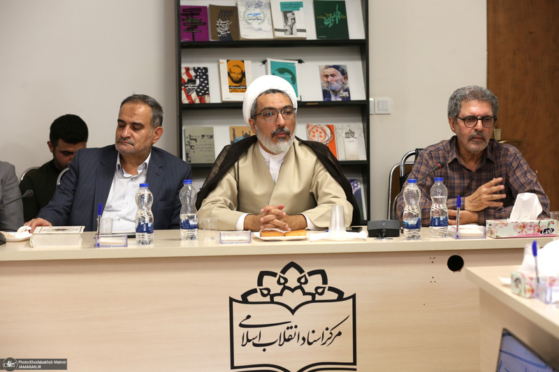 آیین رونمایی  از فصلنامه گواه در مرکز اسناد انقلاب اسلامی