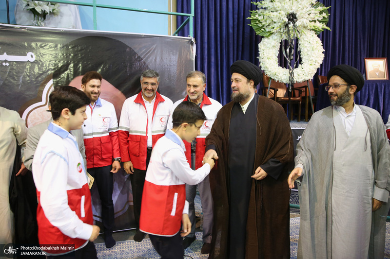تجدید میثاق جمعی از جوانان هلال احمر با آرمان های حضرت امام خمینی (س)