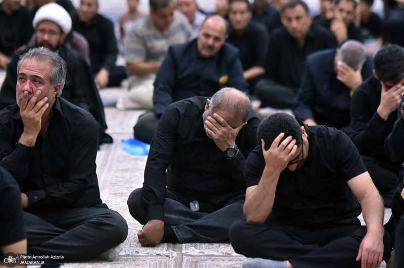 دومین شب عزاداری حضرت اباعبدالله الحسین (ع) در حرم امام خمینی