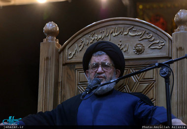 مراسم عزاداری شام غریبان در حرم امام خمینی برگزار شد/ حجت الاسلام و المسلمین اکرمی: از هر تریبونی باید استفاده کنیم و منطقمان را به دنیا بگوییم