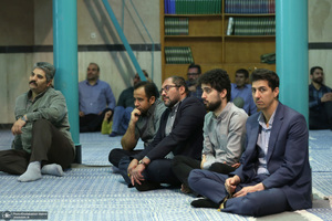 بازدید جمعی از کارکنان بنیاد تعاون وزارت دفاع از بیت امام خمینی در جماران