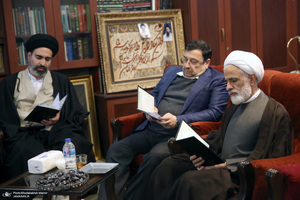 حضور شخصيت هاي سياسي در منزل مرحوم آیت الله بجنوردی 1