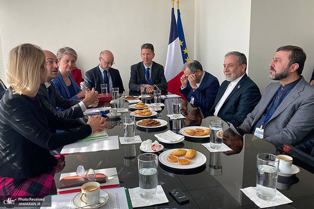 آخرین خبرها از مذاکرات برای اسنپ بک/ توافق ایران و "تروئیکای اروپایی" برای ادامه گفتگوهای خود/ دومین دیدار عراقچی و گروسی در نیویورک برگزار شد