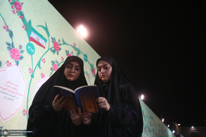 مراسم دعا و احیای شب بیست و یکم ماه رمضان در حرم امام رضا(ع)