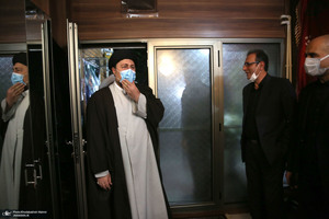 حضور سید حسن خمینی در منزل شهید فخری زاده