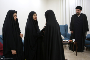 حضور سید حسن خمینی در منزل شهید دکتر فریدون  عباسی