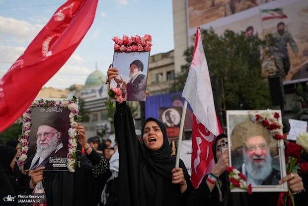 فایننشال تایمز: حضور میلیونی مردم ایران در مراسم تشییع رهبر فقید انقلاب