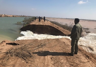 کانال انتقال آب کرخه به اهواز شکست