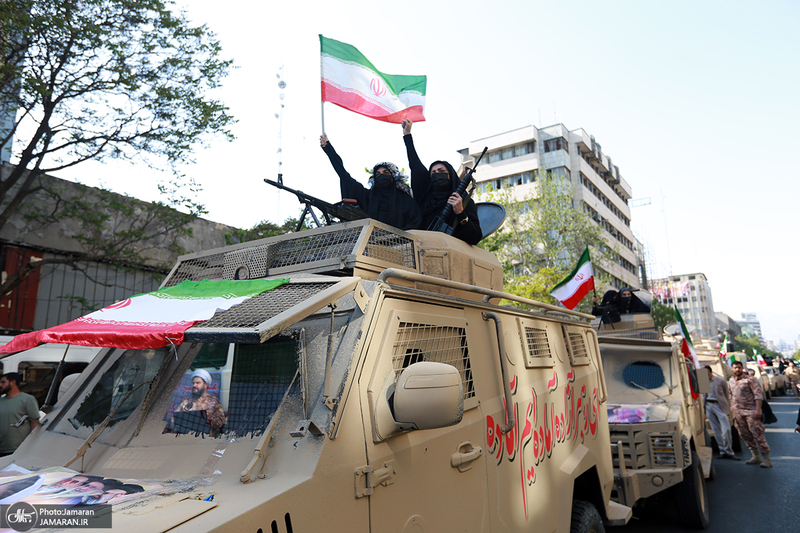 راهپیمایی دختران «جان‌فدای ایران»- ۲