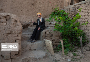 مراقبت از سالمندان وظیفه مهم خانواده‌ها در مبارزه با کرونا