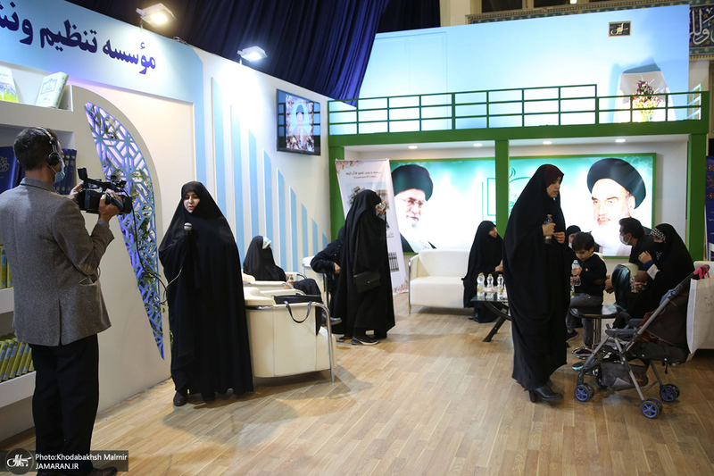 غرفه موسسه تنظیم و نشر آثار امام خمینی (س) در  نمایشگاه بین‌المللی قرآن