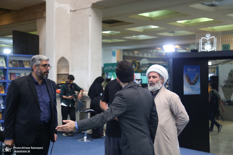 غرفه موسسه تنظیم و نشر آثار امام خمینی (ره) در سی و ششمین نمایشگاه کتاب تهران-6