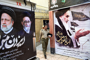 بازدید از اتاق بستری شدن امام خمینی (ره) در بیمارستان قلب جماران