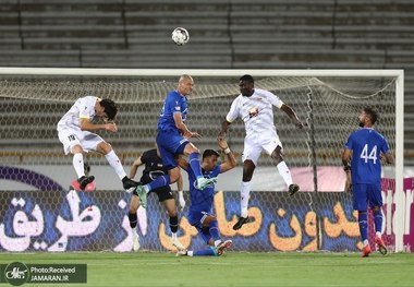 ویدیوی عجیب از تنش روی نیمکت استقلال با ناراحتی بوژوویچ از جباری!