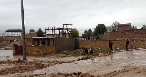 استاندار لرستان خواستار برطرف‌شدن مشکلات روستاهای سیل‌زده کوهدشت شد