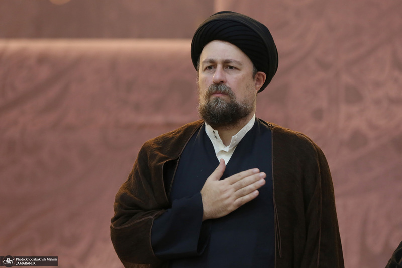 مراسم سوگواری رحلت حضرت رسول اکرم (ص)، شهادت امام حسن مجتبی (ع) و شهادت امام رضا (ع) در حرم مطهر امام خمینی (س) - پرتره سید حسن خمینی