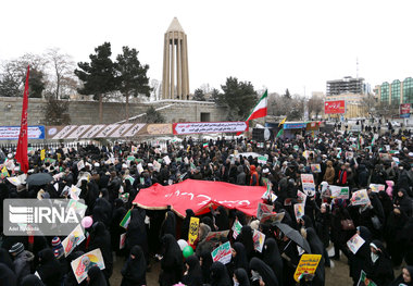 مستی مادستان از ساز و آواز فجر انقلاب