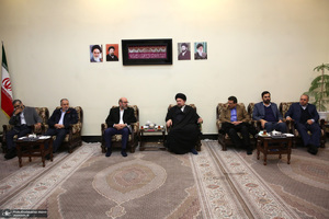 دیداررئیس و جمعی از کارکنان بنیاد مستضعفان با سید حسن خمینی