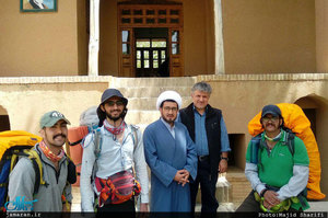 بازدید گردشگران خارجی از بیت تاریخی امام در خمین
