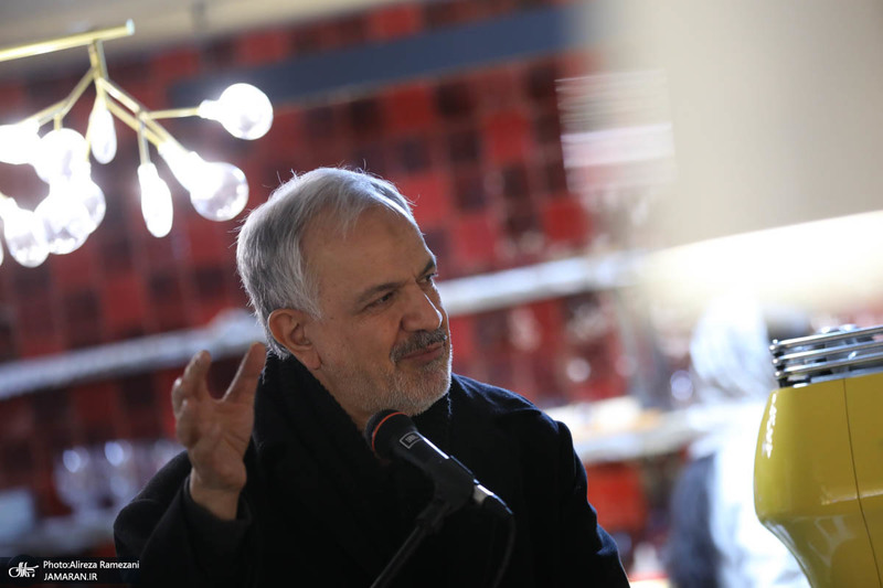 کتاب گردی احمد مسجد جامعی- پرتره احمد مسجد جامعی