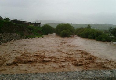 سیلاب دو جاده را در خراسان رضوی مسدود کرد