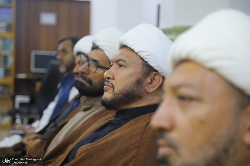 نشست «قرآن و عترت، محور اتحاد مسلمانان در اندیشه امام خمینی(س)» به زبان اردو