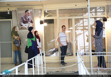 بازدید جمعی از گردشگران فرهنگی کشورهای بوسنی و مقدونیه از جماران