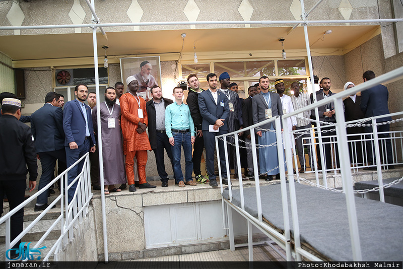 بازدیدی جمعی از شرکت کنندگان خارجی در سی و پنجمین دوره مسابقات بین المللی قرآن کریم ازبیت امام خمینی 