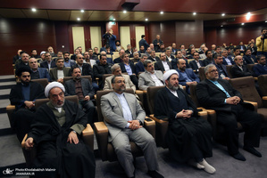 دیدار رئيس و جمعی از كاركنان سازمان فرهنگ و ارتباطات اسلامي با سید حسن خمینی