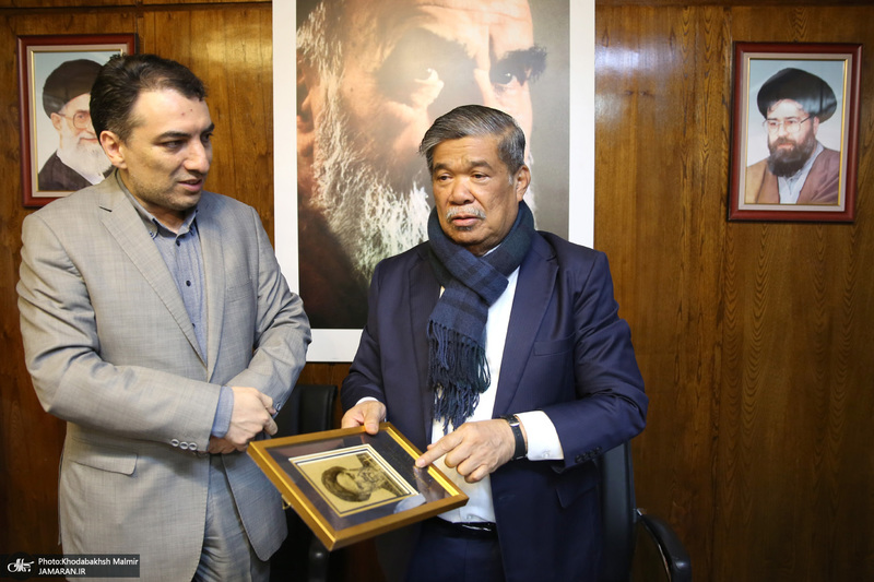 بازدید محمد بن سیو وزیر کشاورزی  و امنیت غذایی کشور مالزی از  بیت امام خمینی (س) در جماران