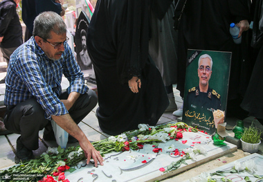 گلزار شهدای جنگ تحمیلی ۱۲روزه در بهشت زهرا (س)