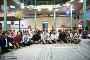 بازدید جمعی از دانشجویان خارجی از بیت امام خمینی (س) در جماران  1