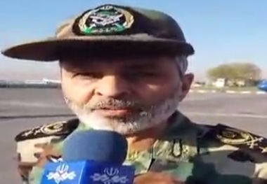 فرمانده کل ارتش: مدیریت امدارسانی ارتش به زلزله زدگان را شخصا به عهده می گیرم