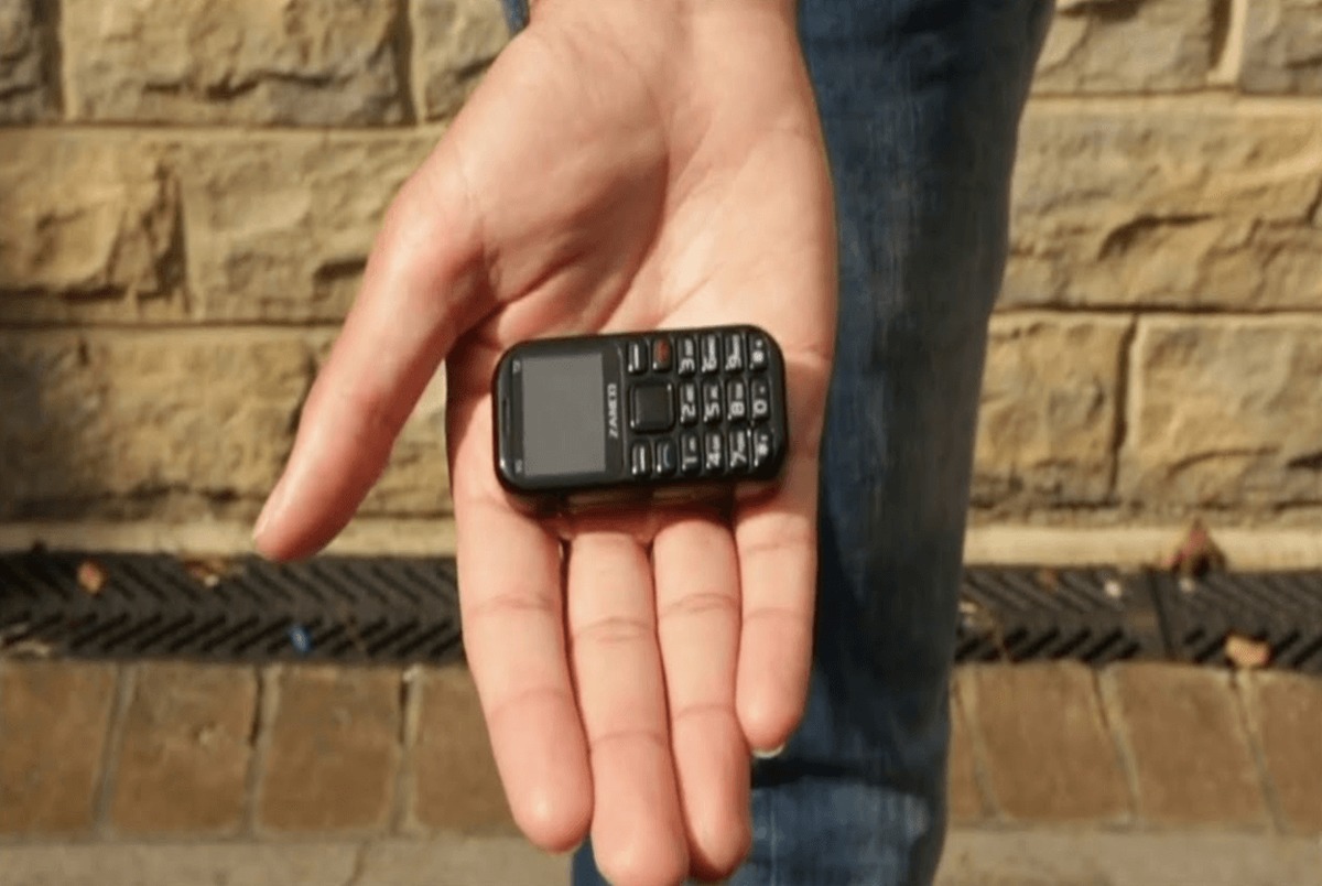 معرفی کوچکترین گوشی دنیا با ۷ روز دوام باتری