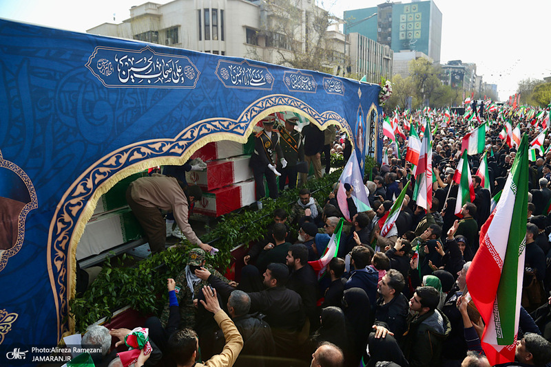 مراسم تشییع پیکرهای مطهر 84 شهید قهرمان ناوشکن دنا -2