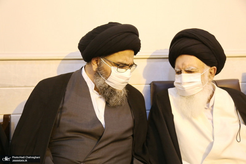 حضور علما و مسئولین در بیت مرحوم آیت الله العظمی علوی گرگانی (ره)