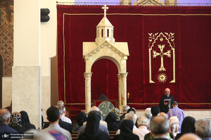 بزرگداشت امام خمینی در کلیسای سرکیس مقدس