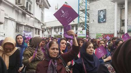 ادب ، حفظ حرمت و توجه به محیط زیست تاکید هواداران روحانی