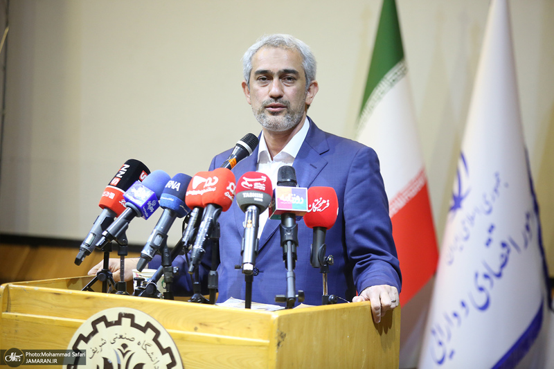 مراسم روز دانشجو در دانشگاه شریف با حضور وزیر اقتصاد/ علی مدنی‌زاده