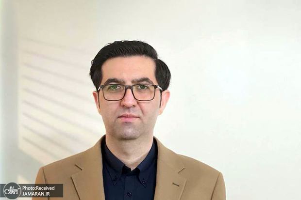 آجورلو: لاریجانی شخصیتی قابل اجماع در راست سنتی محسوب می‌شود/ راست سنتی بدون ائتلاف با طیف‌های دیگر اصولگرایان، شانس چندانی در سیاست داخلی ندارد/ جای جریان محافظه‌کار کلاسیک در فضای سیاست داخلی کشور خالی است/ صحبت‌های باهنر هویت سیاسی او را زیر سوال برد