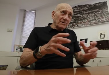 نخست‌وزیر پیشین اسرائیل: «شهر بشردوستانه» در واقع اردوگاه کار اجباری برای فلسطینی‌ها خواهد بود