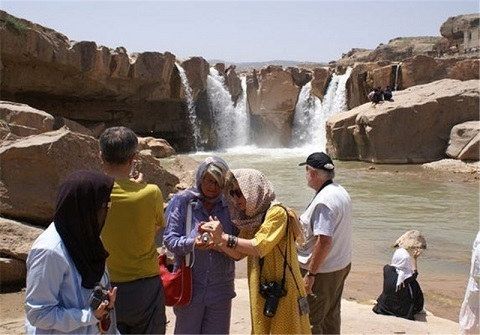 گردشگران خارجی از مناطق دیدنی چهارمحال و بختیاری دیدن کردند