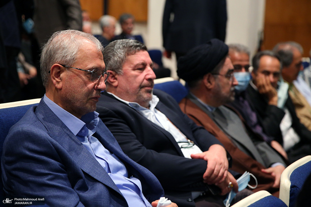 روایت علی ربیعی از جلسه تکریم و معارفه روزنامه اطلاعات