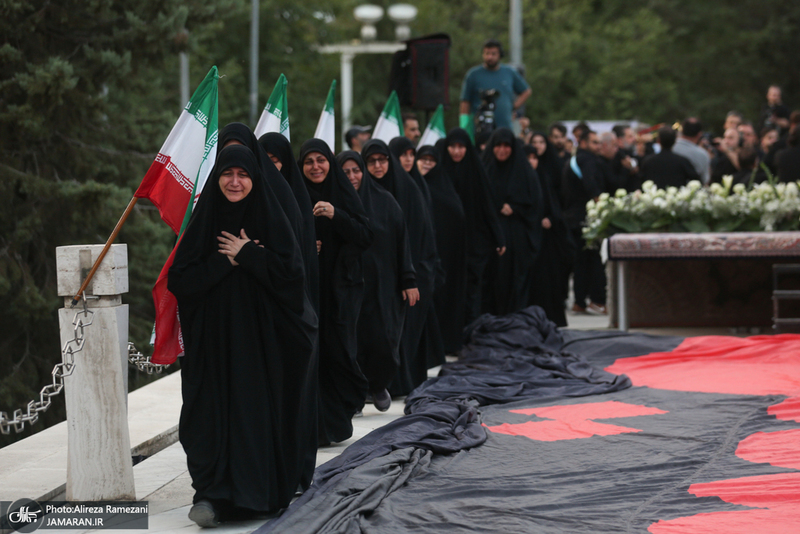 مراسم اهتزاز بزرگترين پرچم عزاداری در تهران